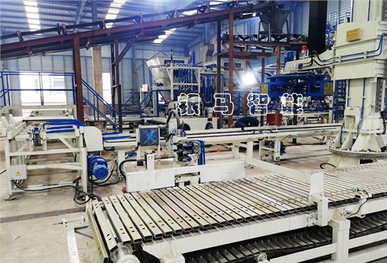 空心磚制磚機生產(chǎn)線