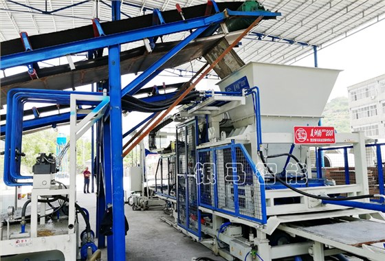 連鎖護(hù)坡磚機(jī)六大注意事項，提升生產(chǎn)效率30%