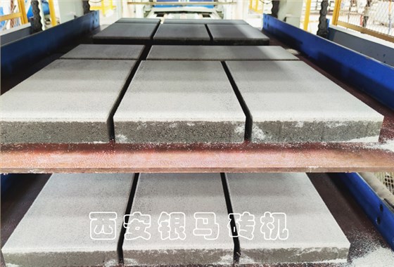 建筑垃圾制磚全套設(shè)備：智能砌塊磚機(jī)總動員，共繪藍(lán)圖！