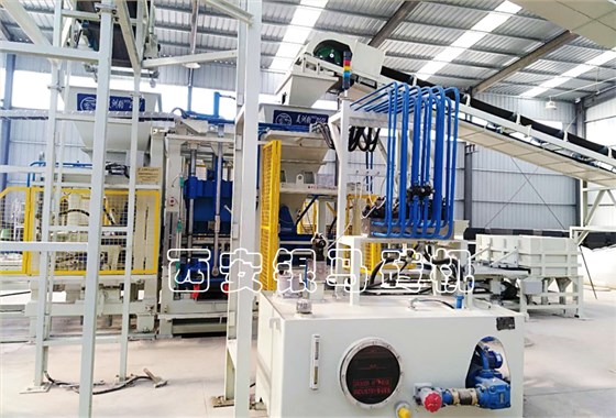 路沿石磚機(jī)生產(chǎn)線：砌塊磚機(jī)推動資源循環(huán)利用基地建設(shè)