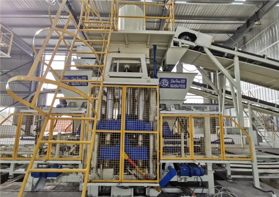 全能磚石成型機：銀馬首創(chuàng) 國際先進機型