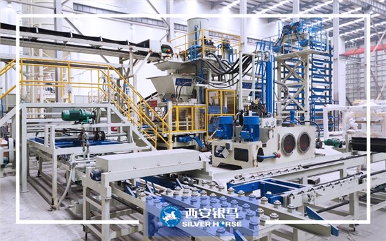 建筑垃圾再生制磚機(jī)：砌塊磚機(jī)比肩國外先進(jìn)技術(shù)裝備 契合國內(nèi)市場特點(diǎn)