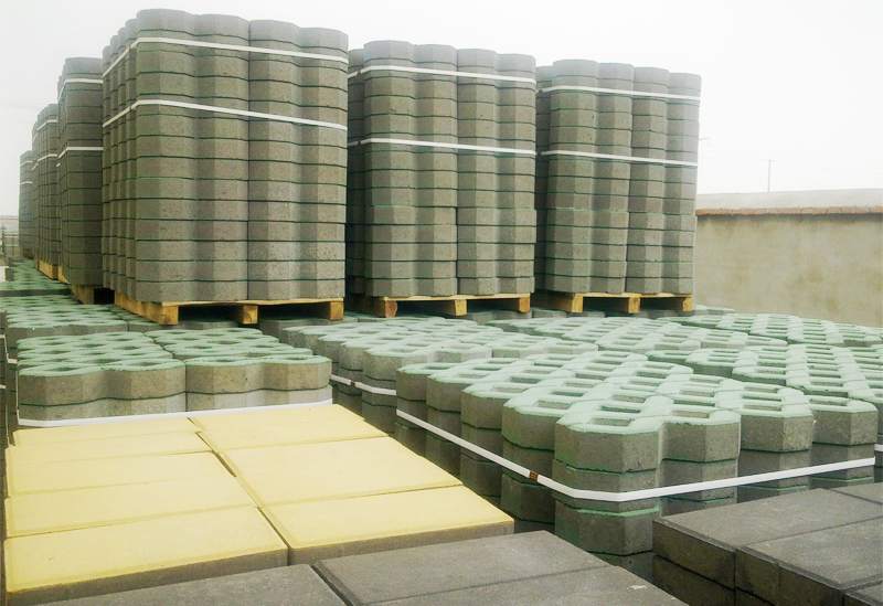 植草磚制磚機(jī)操作注意事項(xiàng)有哪些？