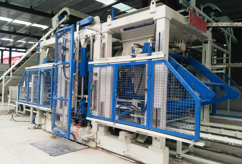 全自動透水磚機設(shè)備