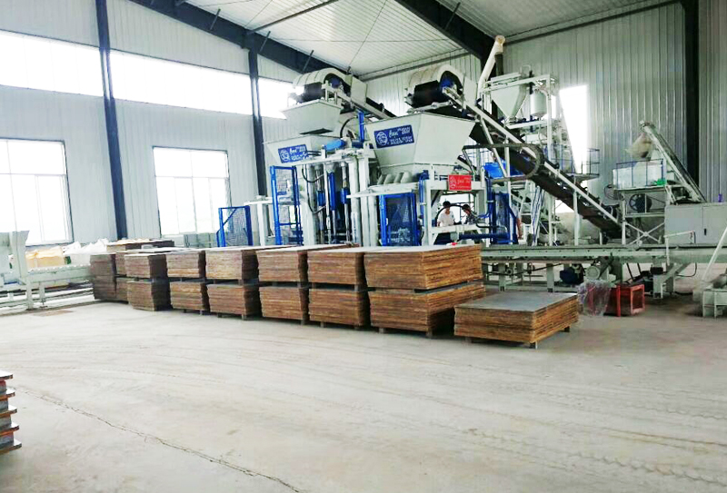 透水磚機：皮帶輸送機斷帶緊急接頭法之機械接頭法