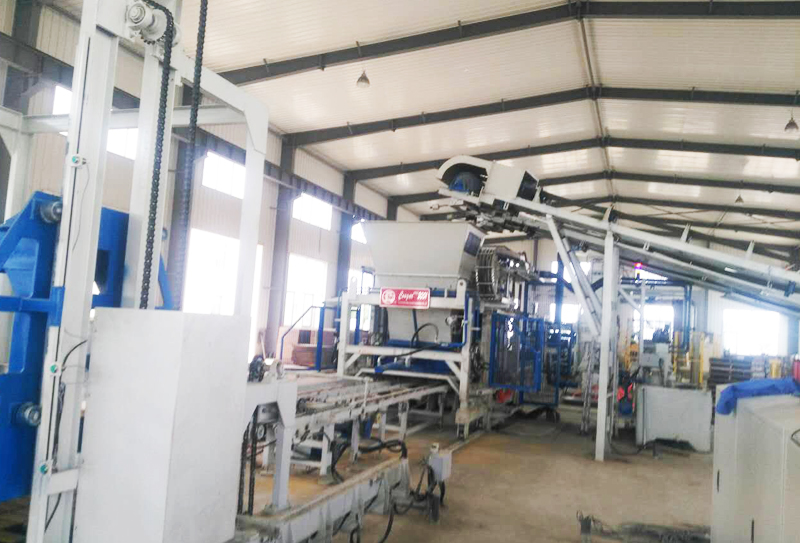 透水磚制磚機(jī)：源頭治污，協(xié)同治理