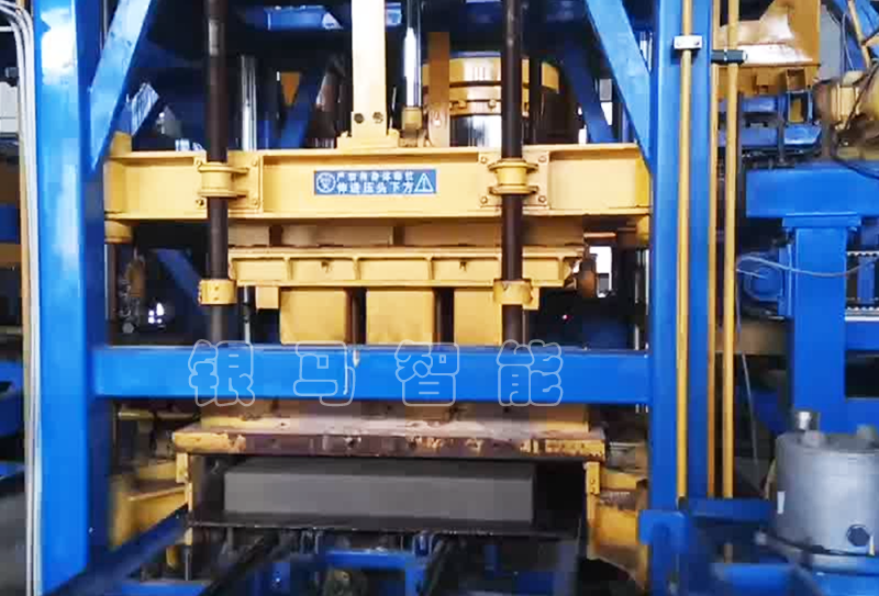 它不是動力，但PC仿石磚制磚機沒它就不能生產(chǎn)！