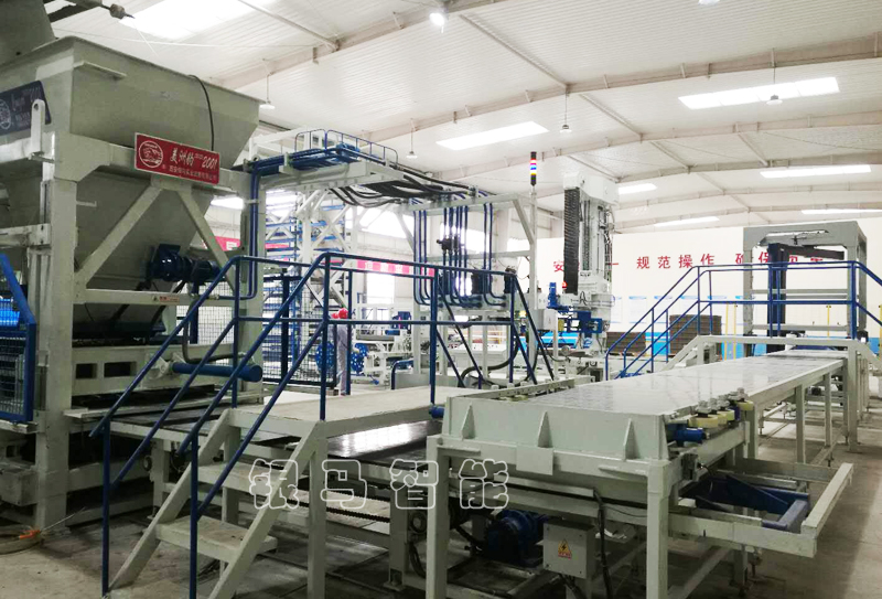 銀馬小編帶你認(rèn)識(shí)全新的水泥免燒磚制磚機(jī)和透水磚！