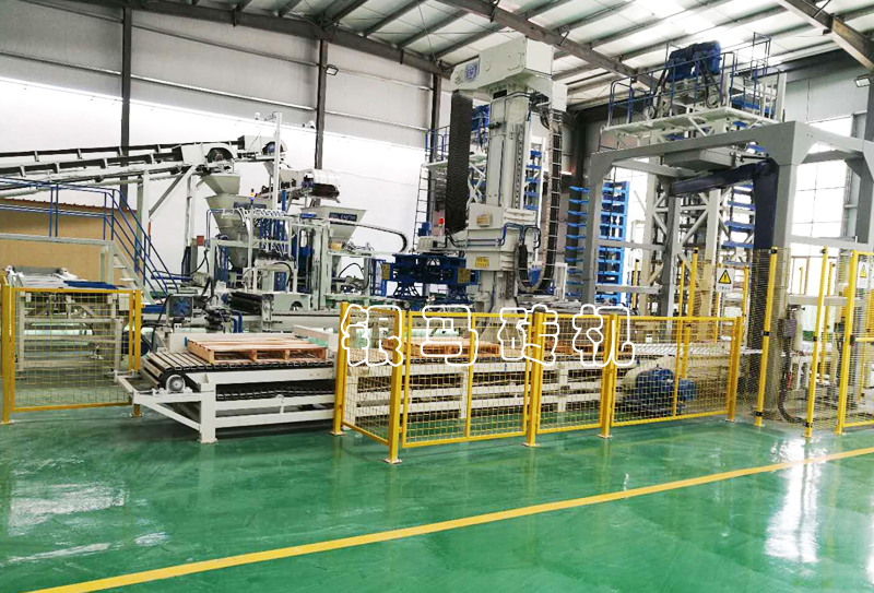 便道磚生產(chǎn)設(shè)備：透水磚機電機設(shè)備應(yīng)該怎么進行維護？