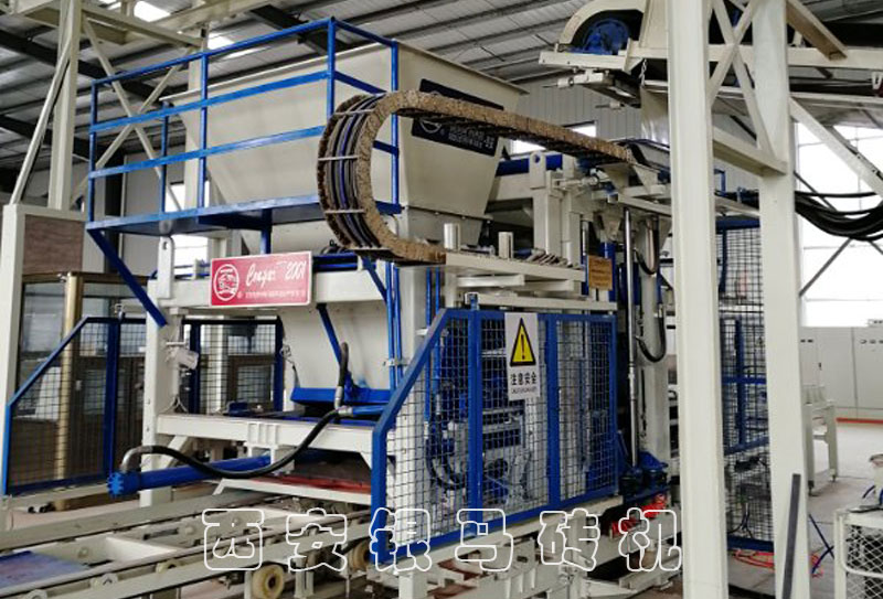 免燒壓磚機生產線：符合市場需求，轉“危”為“機”！