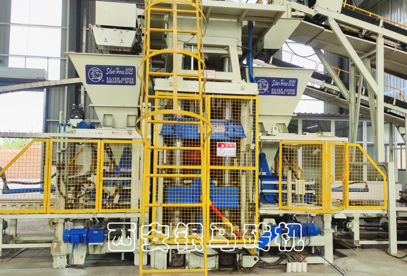 自動(dòng)化水泥磚機(jī)器：連續(xù)陰雨，你的機(jī)械設(shè)備如何維護(hù)？