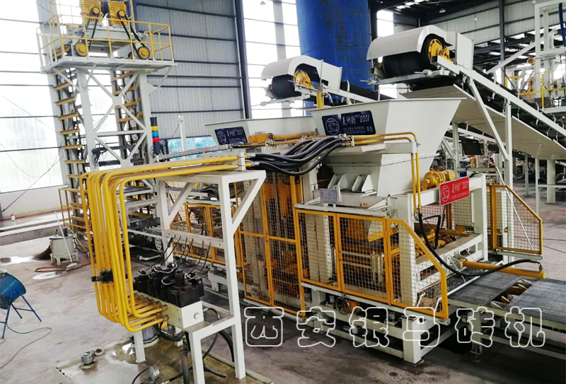 西安銀馬智能透水磚機：用“核心硬科技”為中國智造提氣！