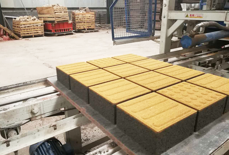 全自動透水磚磚機制品人行道鋪設(shè)知識講解