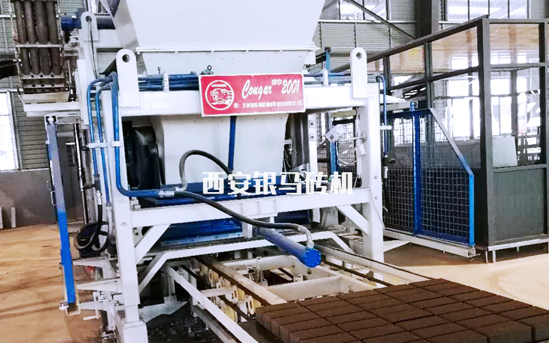 免燒透水磚設(shè)備：經(jīng)濟(jì)實(shí)惠、適合國情的砌塊成型機(jī)