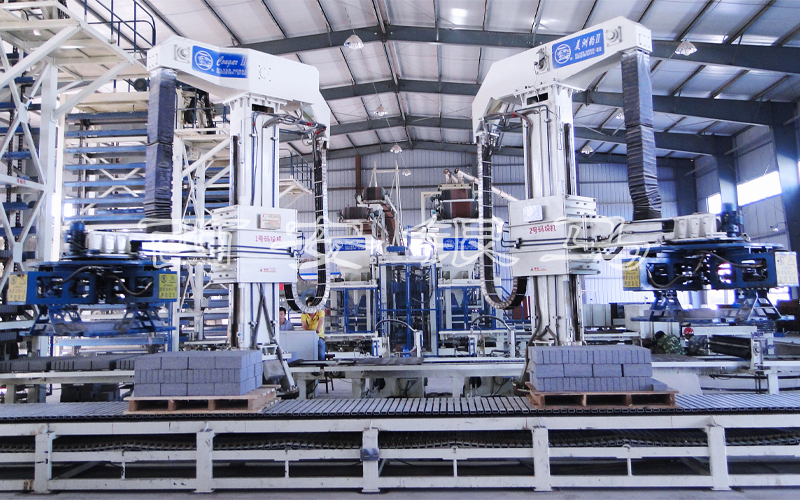 一款替代國外進口高端裝備的制磚機成套設備